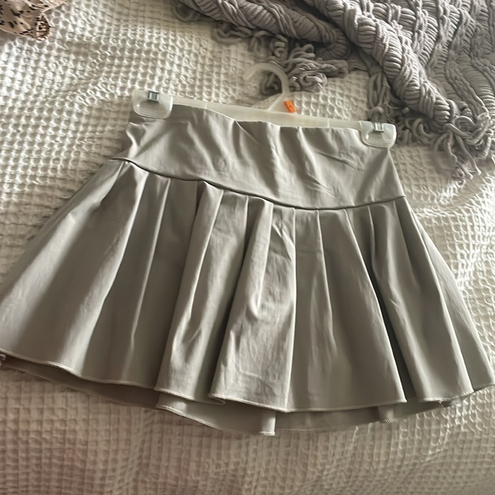 Woven mini skirt low rise